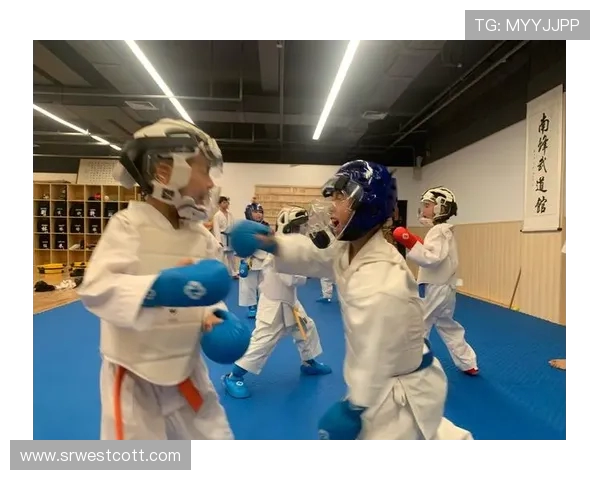 空手道组手技巧与训练方法解析提升竞技水平的实用指南