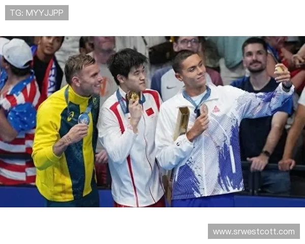 Zeka自称队内体格第一称男人共同运动拉近球队关系情谊与拼搏氛围提升