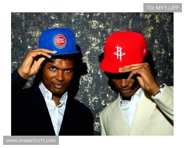 NBA官方晒阿门奥萨尔兄弟对位照手足争锋赛场情深同场竞技引热议 NBA官方晒阿门奥萨尔兄弟对位照手足争锋赛场情深同场竞技引热议